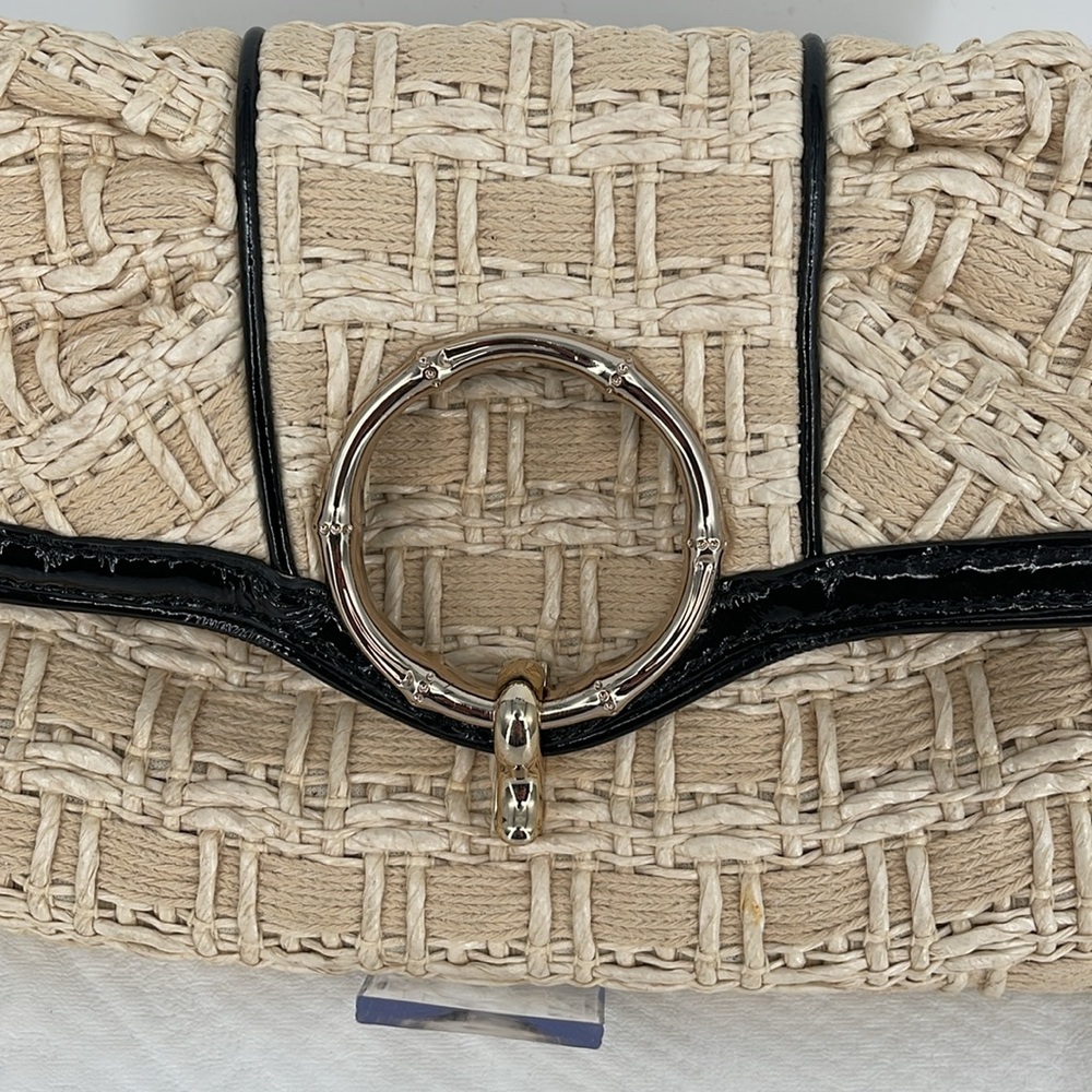 Elaine Turner Wendy Oyster Basketweave‎ with Black Leather trim & Gold hardware - Picture 3 of 10